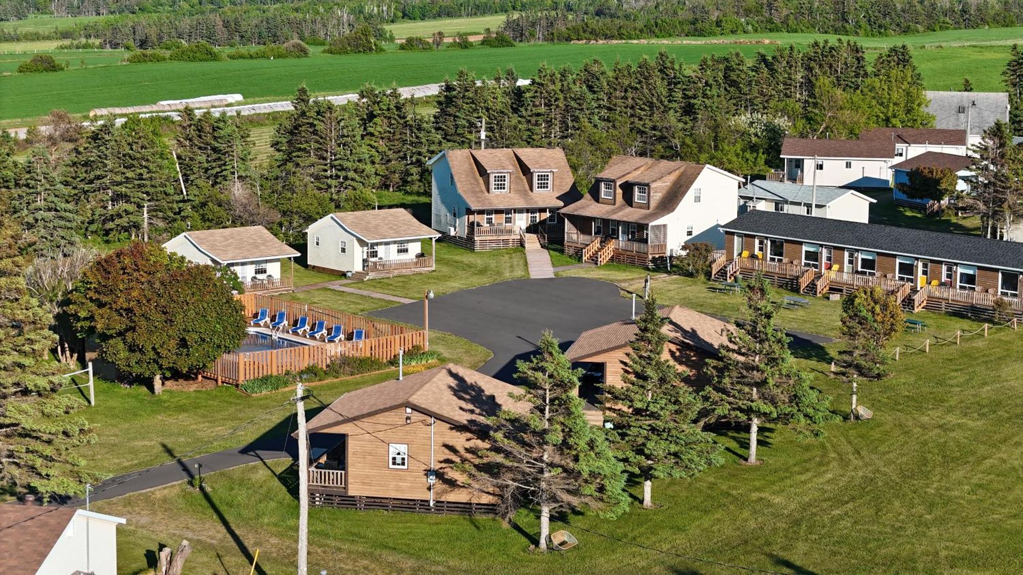 Cavendish Country Inn & Cottages Exterior photo